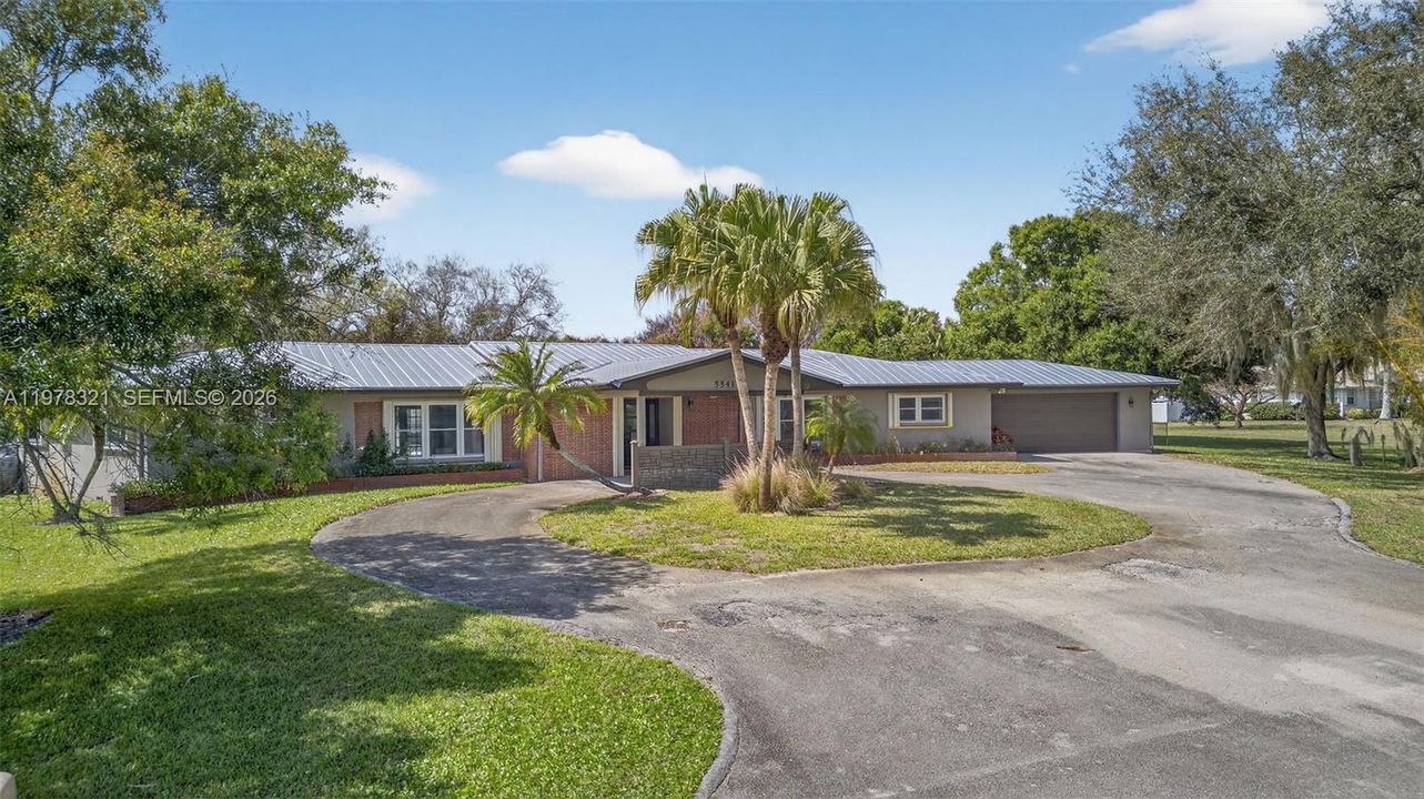 En Venta: $715,000 (4 camas, 3 baños, 4152 Pies cuadrados)