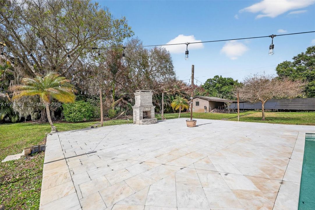 En Venta: $715,000 (4 camas, 3 baños, 4152 Pies cuadrados)