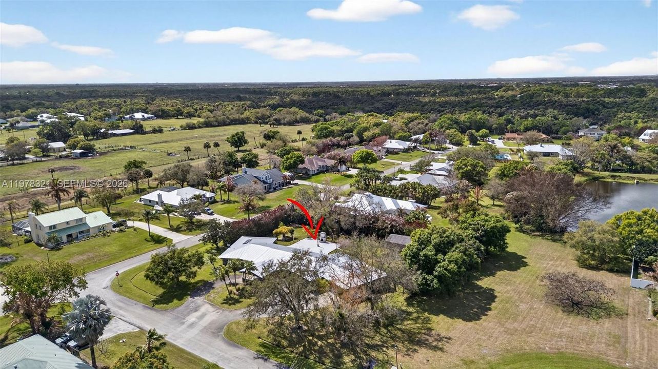 En Venta: $715,000 (4 camas, 3 baños, 4152 Pies cuadrados)