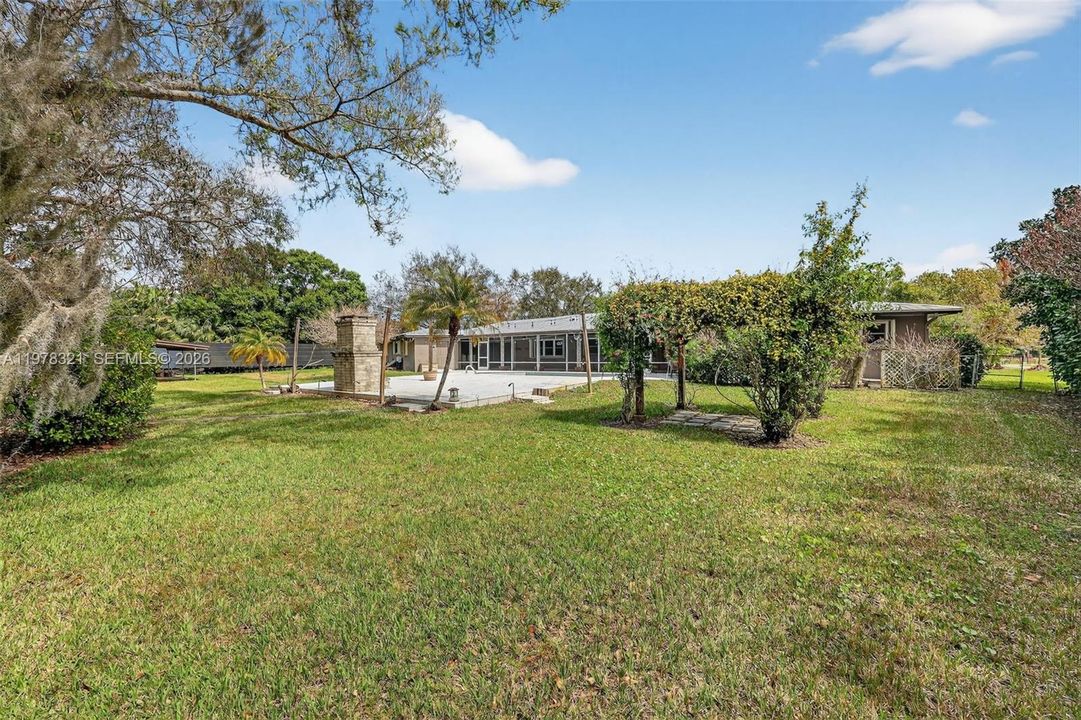 En Venta: $715,000 (4 camas, 3 baños, 4152 Pies cuadrados)