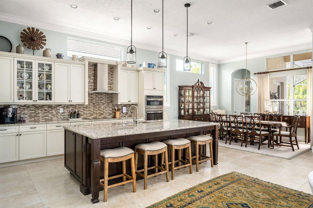 12-web-or-mls-1101 Riverwind Circle-12