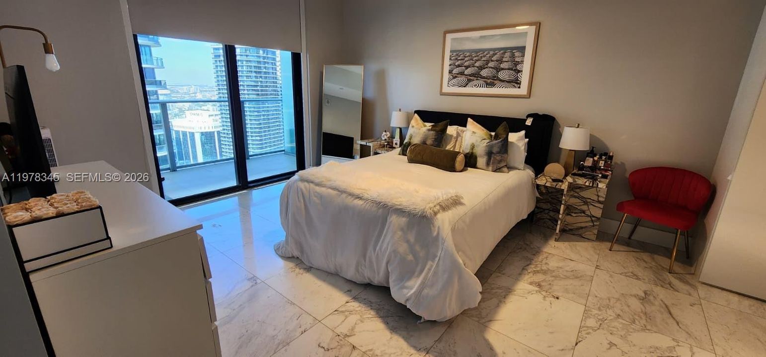 For Sale: $699,900 (1 beds, 1 baths, 759 Square Feet)