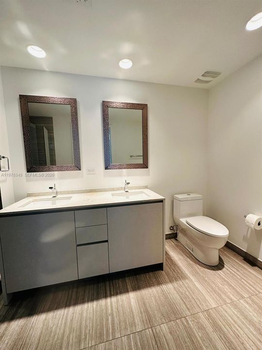 For Sale: $699,900 (1 beds, 1 baths, 759 Square Feet)