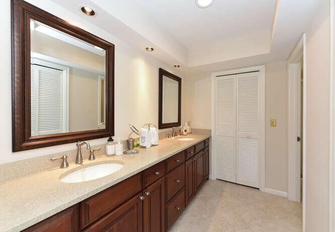 493 Forestview Dr Atlantis FL-small-014-