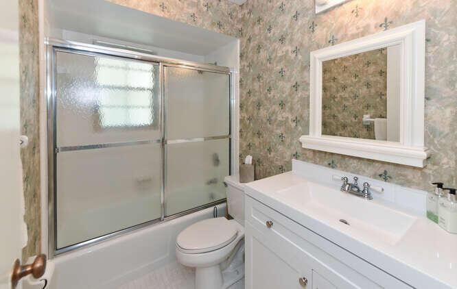 493 Forestview Dr Atlantis FL-small-011-