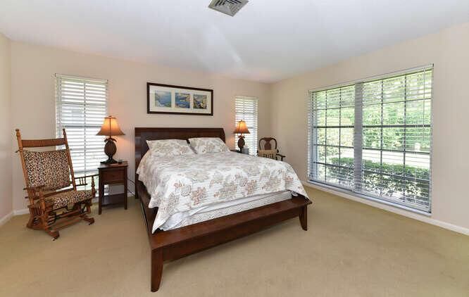 493 Forestview Dr Atlantis FL-small-013-