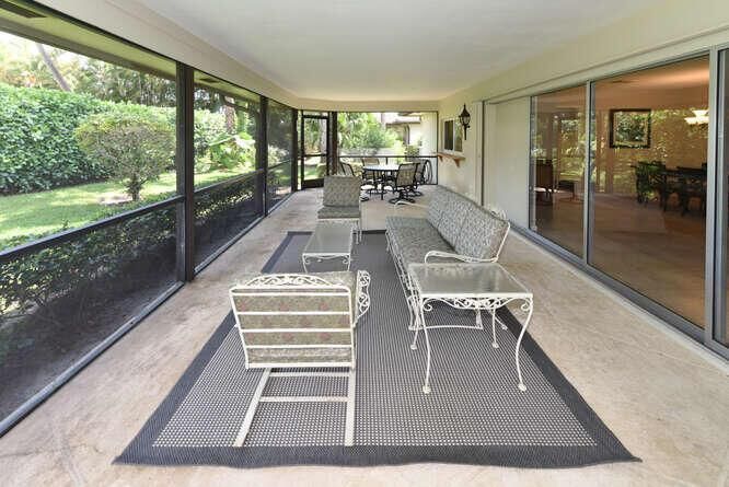 493 Forestview Dr Atlantis FL-small-019-