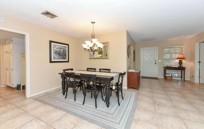 493 Forestview Dr Atlantis FL-small-021-