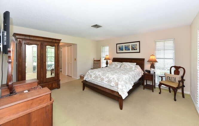 493 Forestview Dr Atlantis FL-small-012-