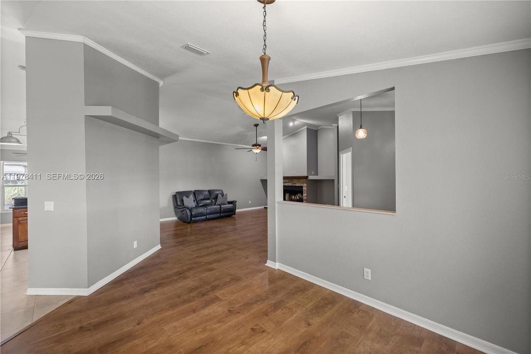 En Venta: $675,000 (4 camas, 2 baños, 0 Pies cuadrados)