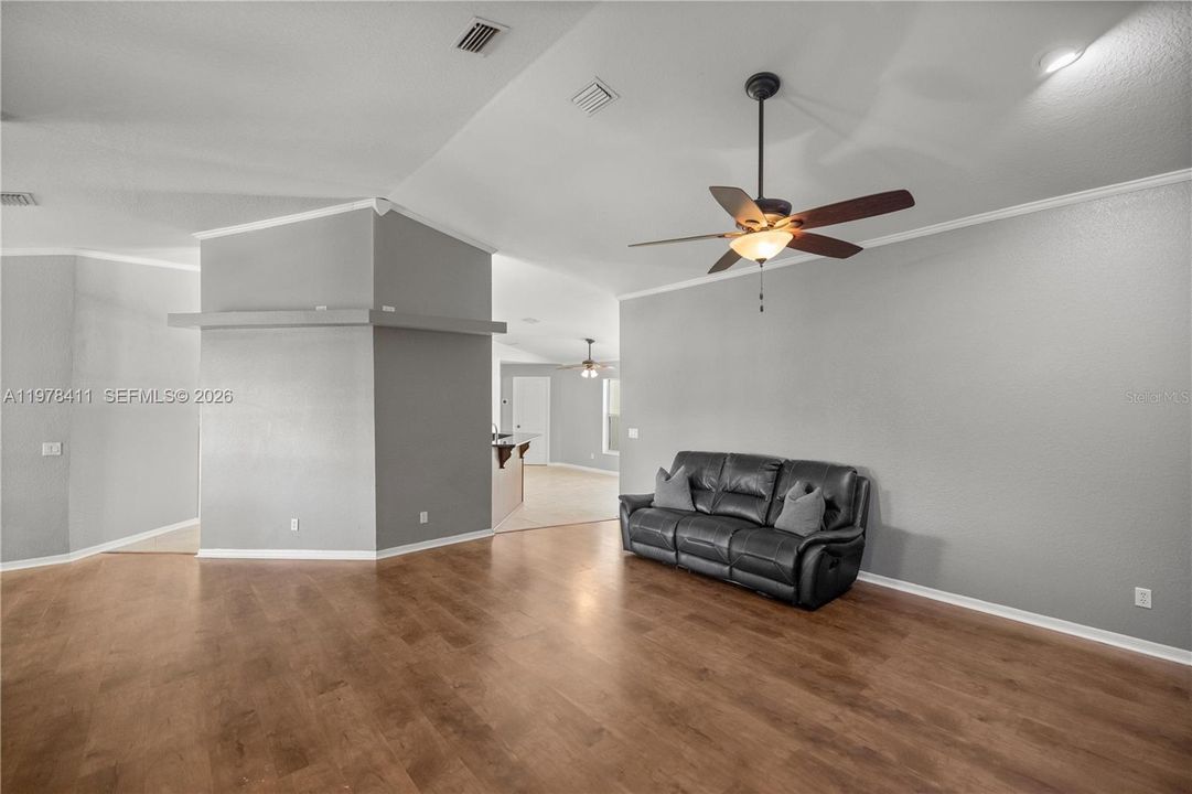 En Venta: $675,000 (4 camas, 2 baños, 0 Pies cuadrados)
