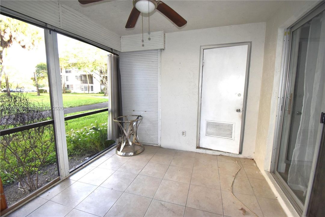 En Venta: $164,900 (2 camas, 2 baños, 952 Pies cuadrados)