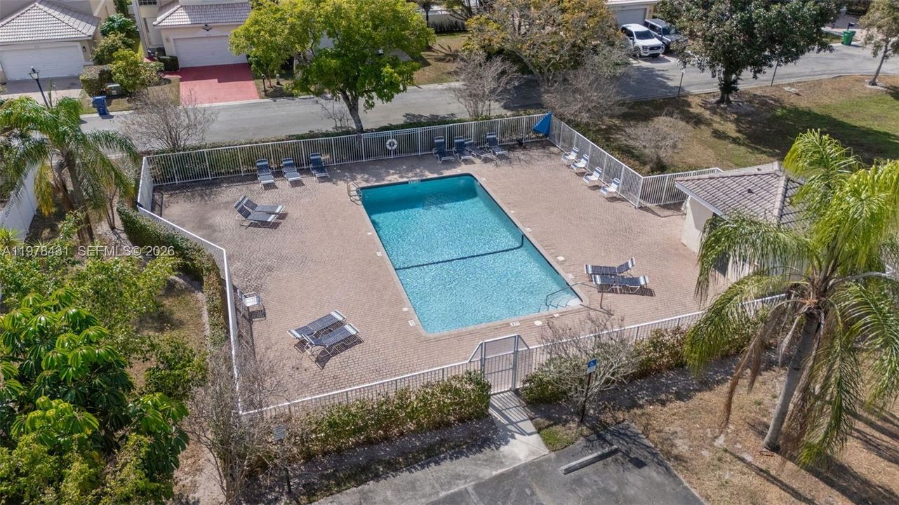 En Venta: $619,000 (4 camas, 2 baños, 2080 Pies cuadrados)