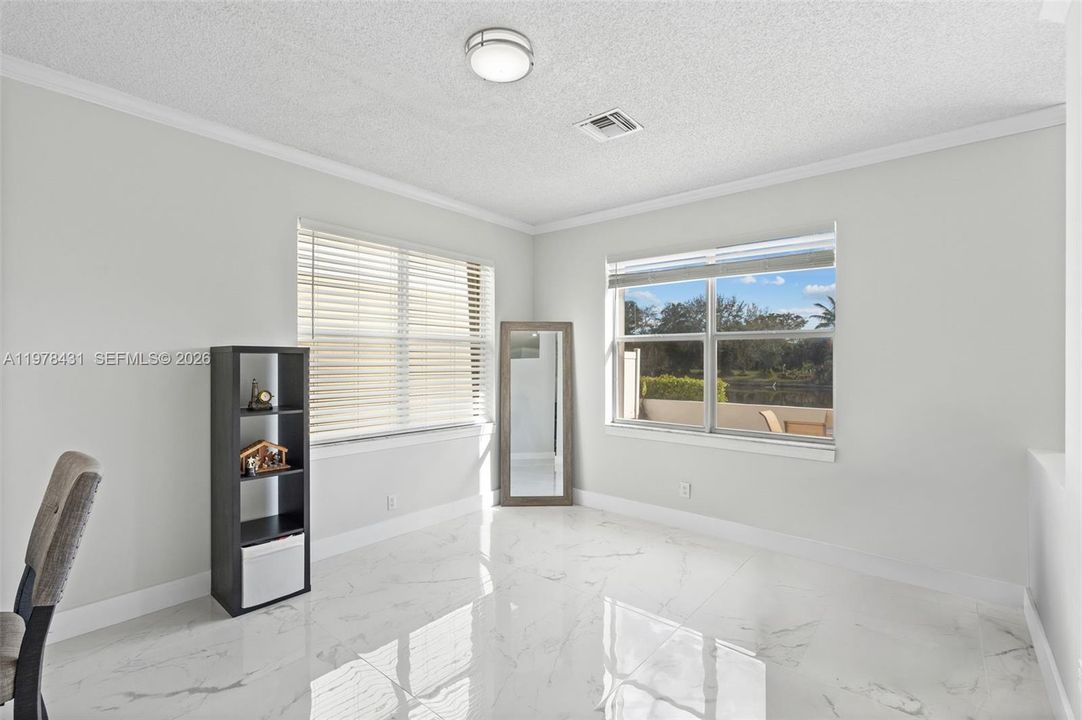 En Venta: $619,000 (4 camas, 2 baños, 2080 Pies cuadrados)