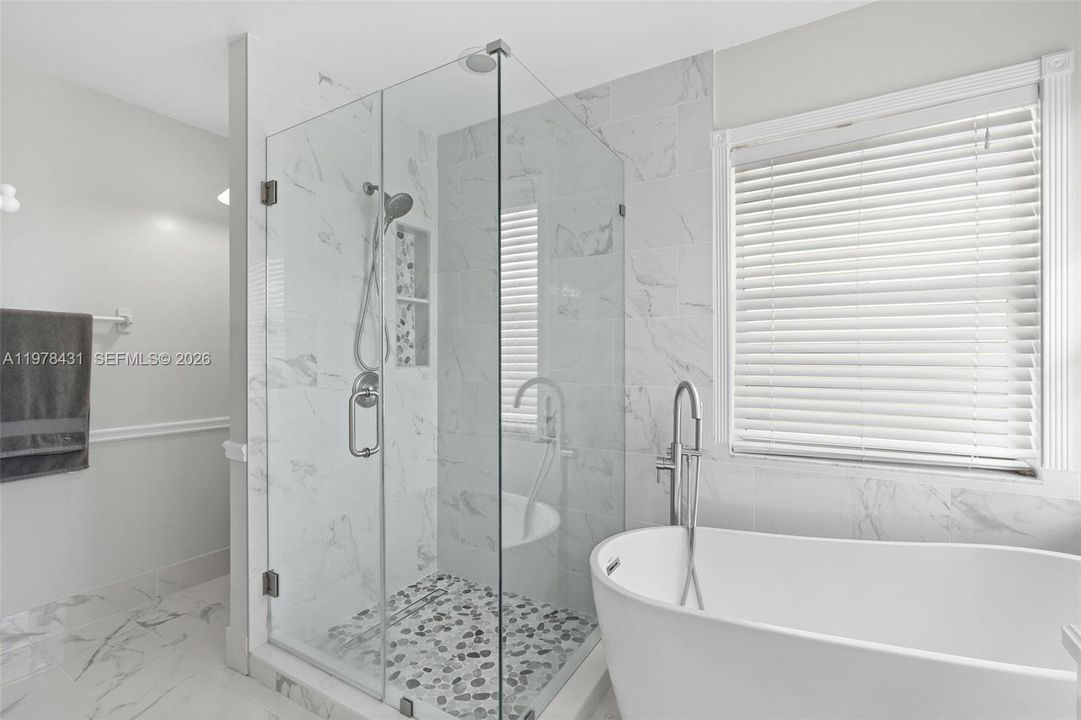 En Venta: $619,000 (4 camas, 2 baños, 2080 Pies cuadrados)