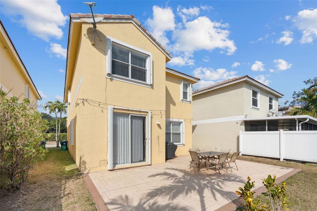 En Venta: $619,000 (4 camas, 2 baños, 2080 Pies cuadrados)