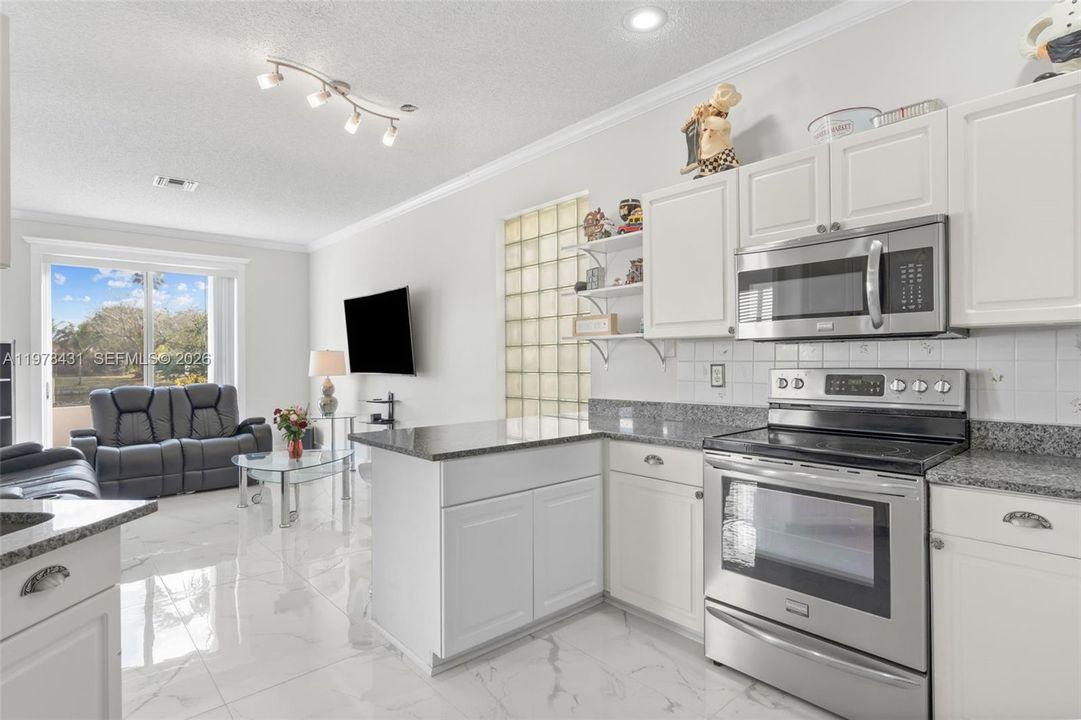 En Venta: $619,000 (4 camas, 2 baños, 2080 Pies cuadrados)