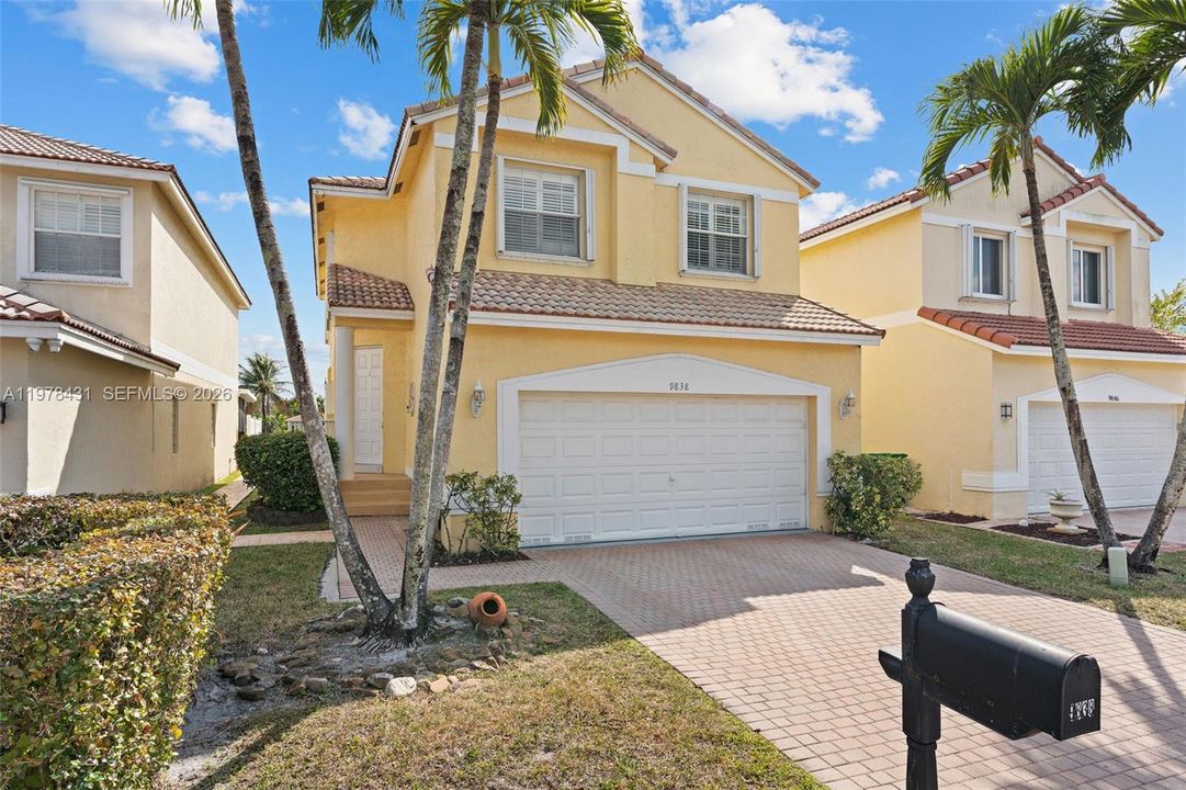 En Venta: $619,000 (4 camas, 2 baños, 2080 Pies cuadrados)