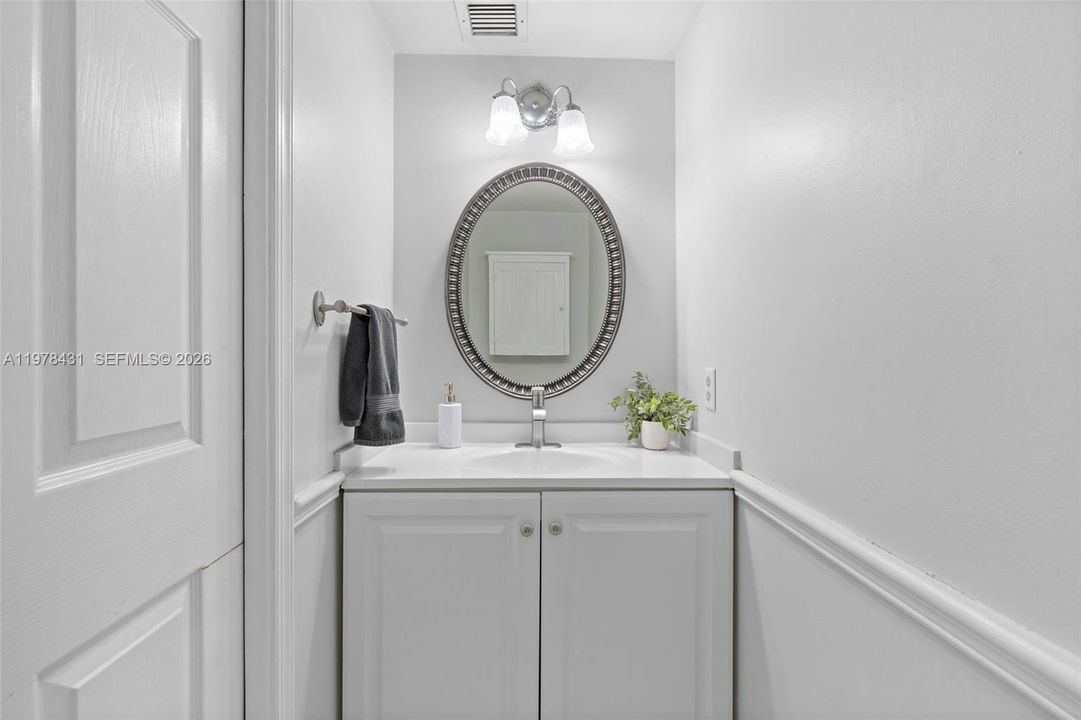 En Venta: $619,000 (4 camas, 2 baños, 2080 Pies cuadrados)