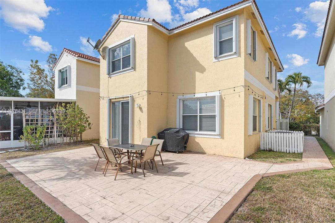 En Venta: $619,000 (4 camas, 2 baños, 2080 Pies cuadrados)