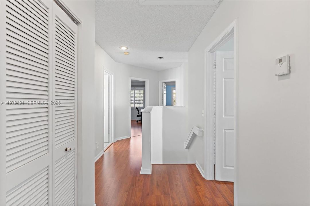 En Venta: $619,000 (4 camas, 2 baños, 2080 Pies cuadrados)