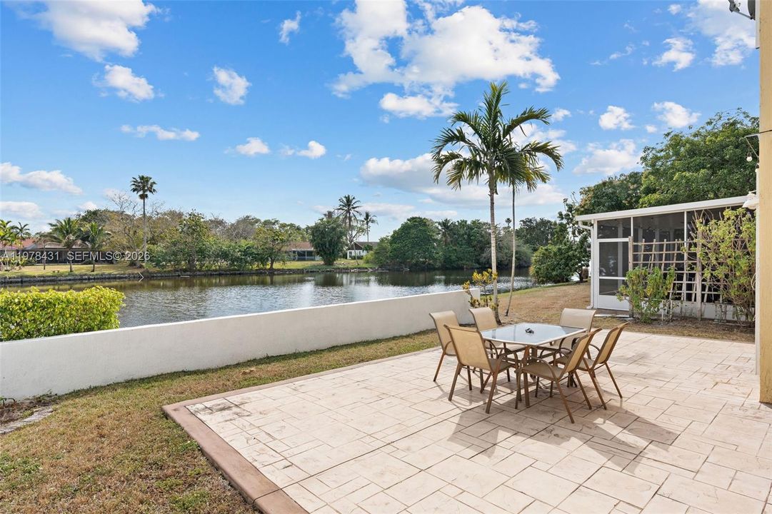 En Venta: $619,000 (4 camas, 2 baños, 2080 Pies cuadrados)