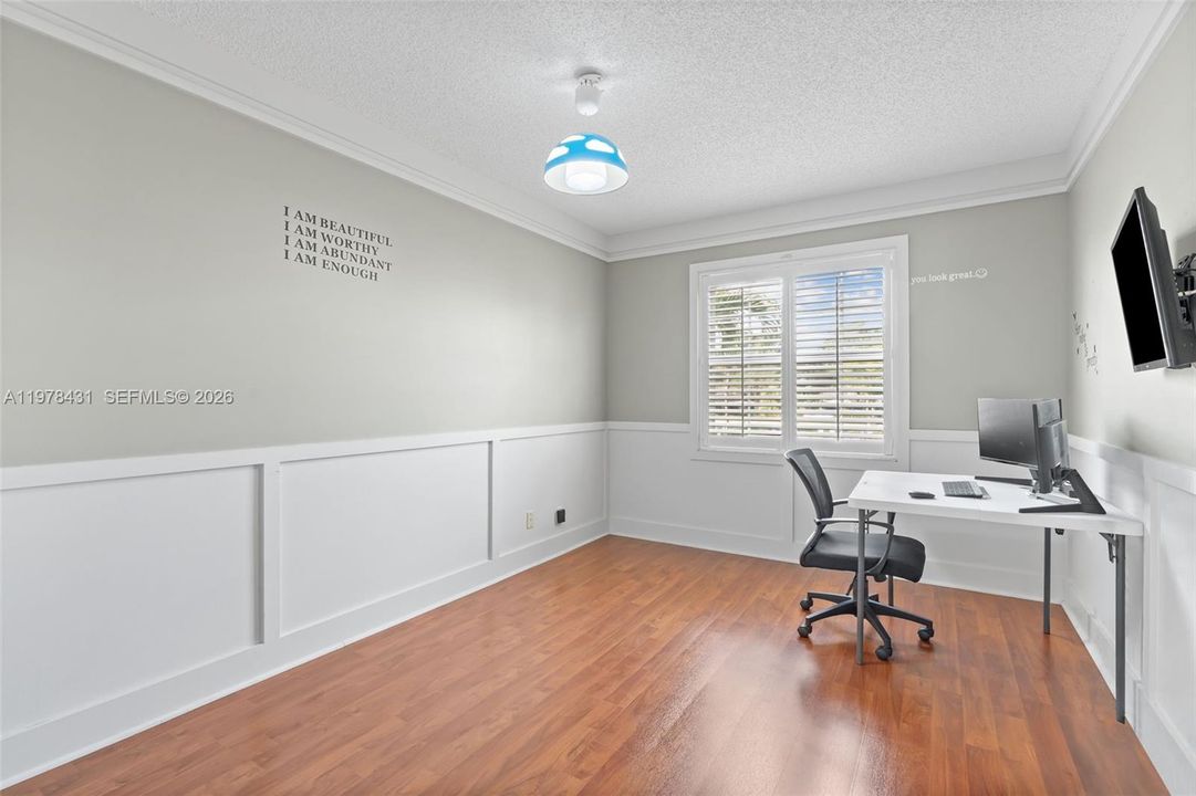 En Venta: $619,000 (4 camas, 2 baños, 2080 Pies cuadrados)