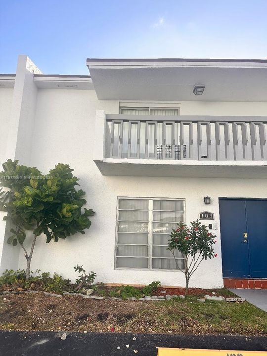 For Sale: $379,000 (3 beds, 2 baths, 1638 Square Feet)