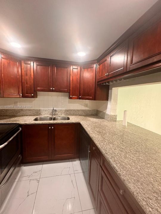 For Sale: $379,000 (3 beds, 2 baths, 1638 Square Feet)