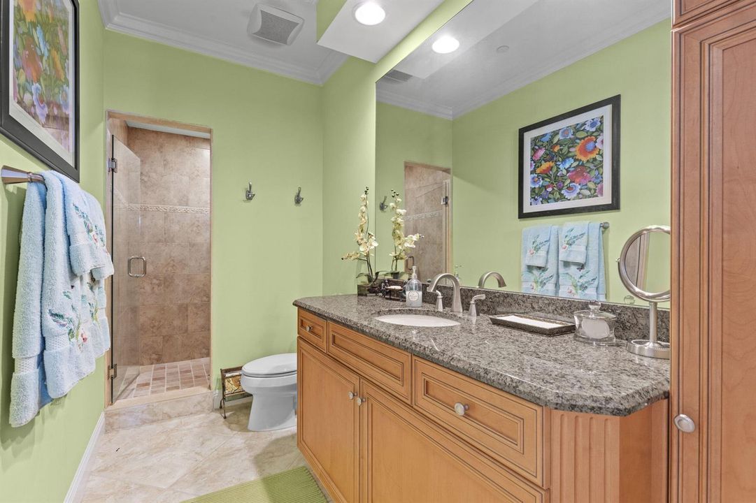 27 - Bedroom 2 En Suite Bath