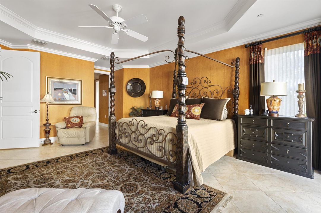18 - Master Suite Side