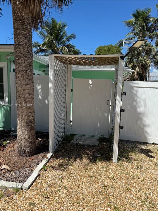 For Sale: $515,000 (2 beds, 2 baths, 1256 Square Feet)