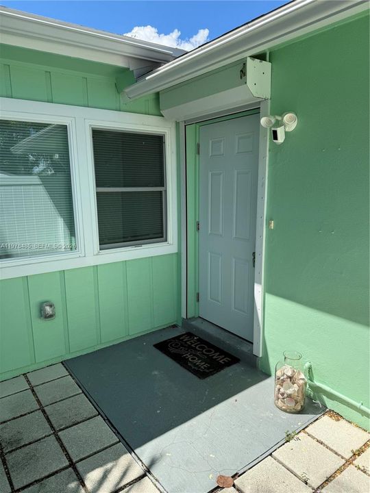 For Sale: $515,000 (2 beds, 2 baths, 1256 Square Feet)