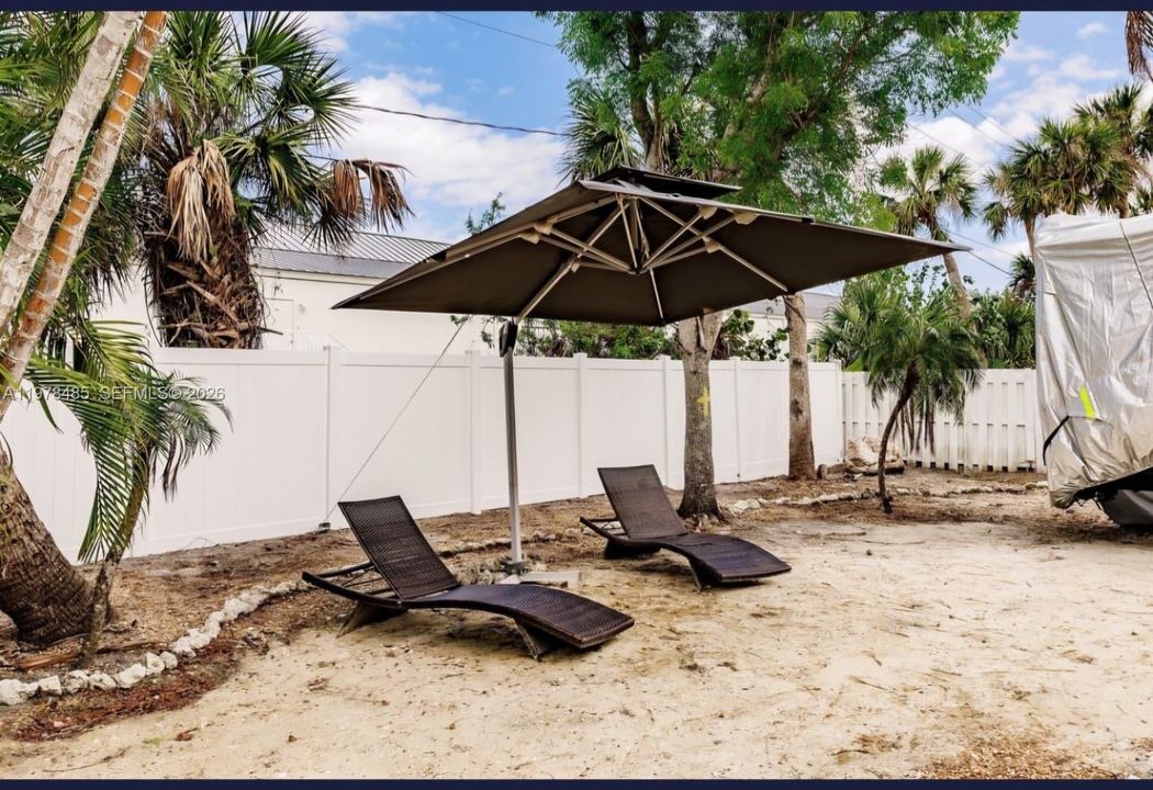 For Sale: $515,000 (2 beds, 2 baths, 1256 Square Feet)