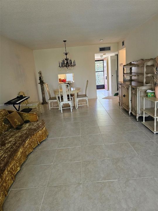En Venta: $123,400 (2 camas, 2 baños, 1030 Pies cuadrados)