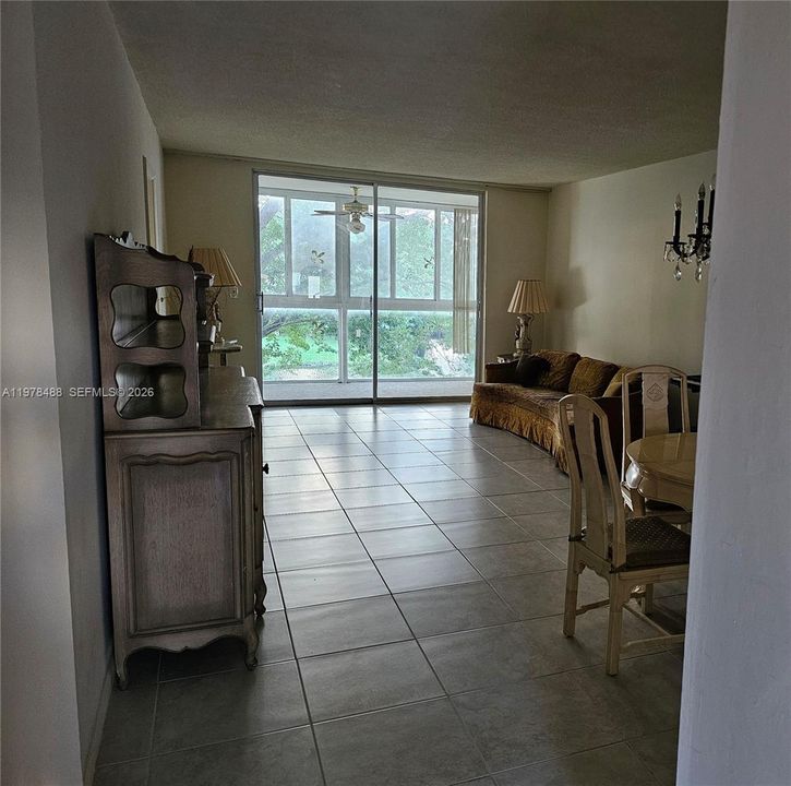 En Venta: $123,400 (2 camas, 2 baños, 1030 Pies cuadrados)