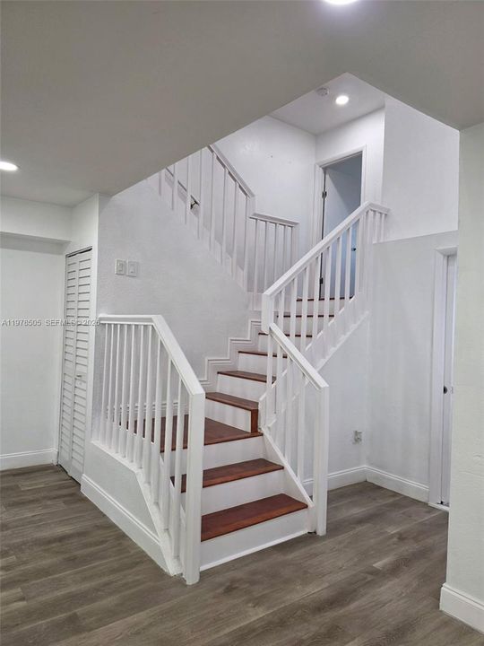 Active With Contract: $420,000 (4 beds, 3 baths, 1293 Square Feet)