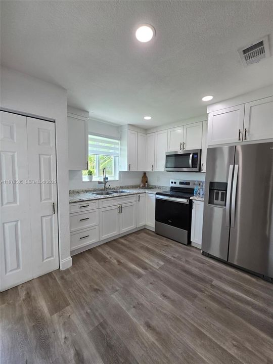 Active With Contract: $420,000 (4 beds, 3 baths, 1293 Square Feet)