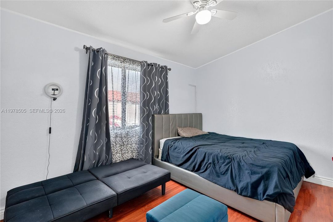 Active With Contract: $420,000 (4 beds, 3 baths, 1293 Square Feet)
