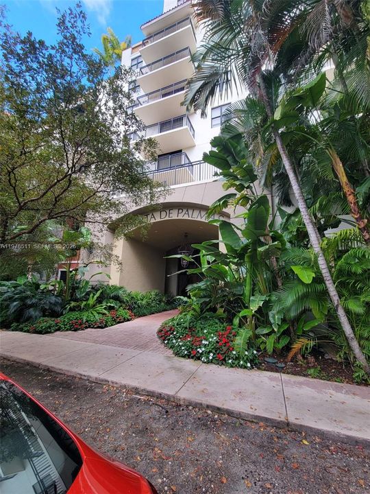 For Sale: $550,000 (2 beds, 2 baths, 1152 Square Feet)