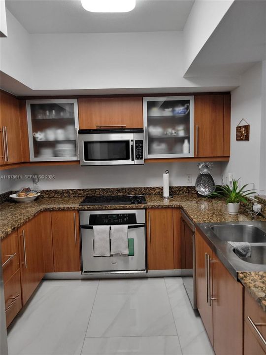 For Sale: $550,000 (2 beds, 2 baths, 1152 Square Feet)