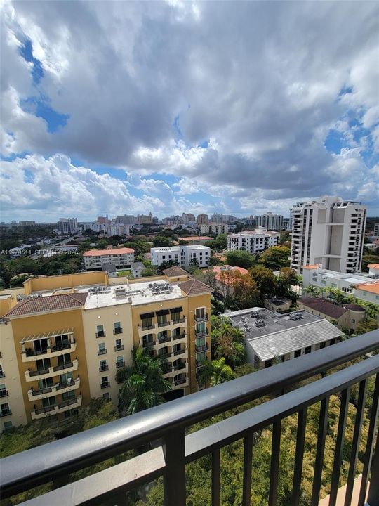 For Sale: $550,000 (2 beds, 2 baths, 1152 Square Feet)