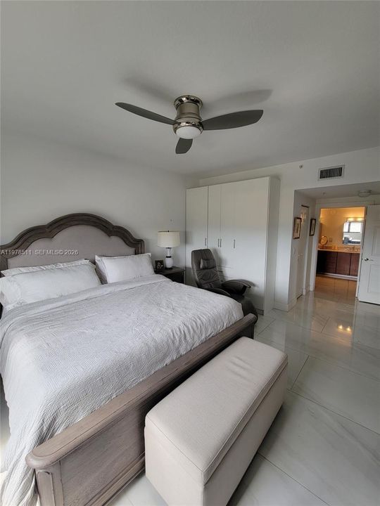 For Sale: $550,000 (2 beds, 2 baths, 1152 Square Feet)