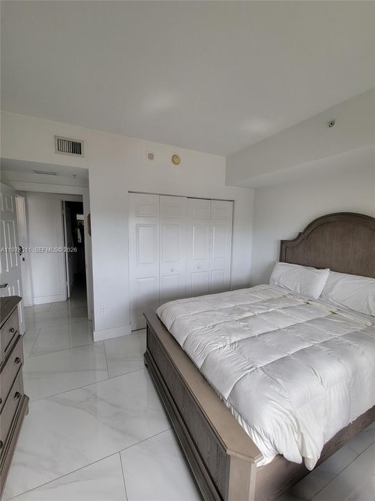 For Sale: $550,000 (2 beds, 2 baths, 1152 Square Feet)