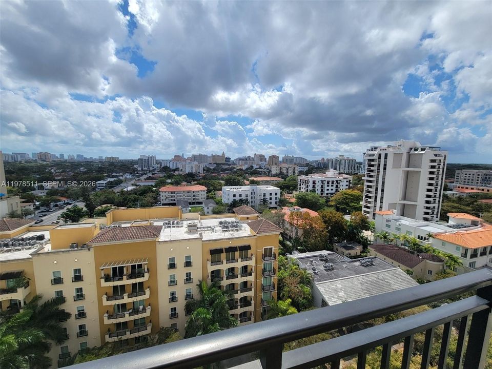 For Sale: $550,000 (2 beds, 2 baths, 1152 Square Feet)