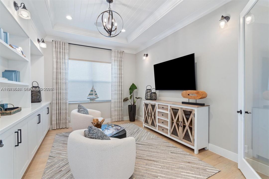 Recently Sold: $2,000,000 (5 beds, 3 baths, 3718 Square Feet)