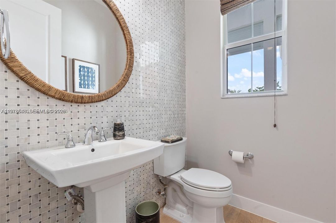 Recently Sold: $2,000,000 (5 beds, 3 baths, 3718 Square Feet)