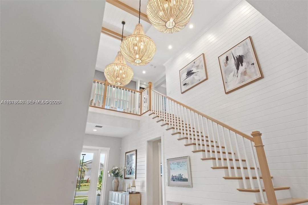 Recently Sold: $2,000,000 (5 beds, 3 baths, 3718 Square Feet)