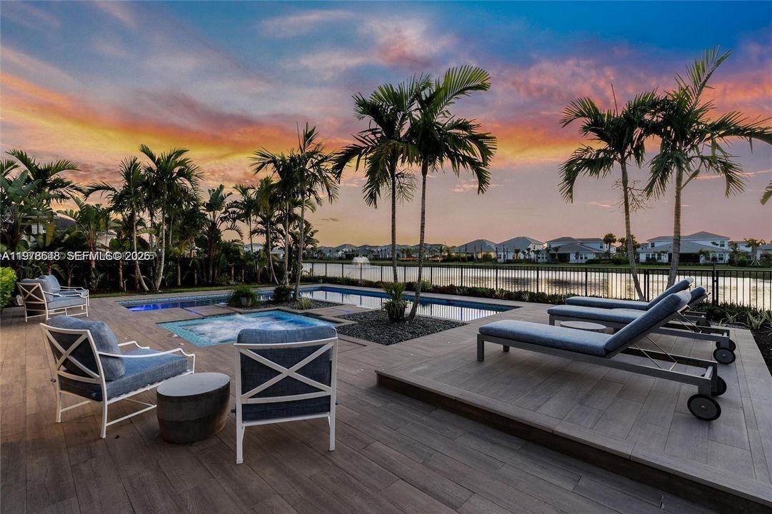 Recently Sold: $2,000,000 (5 beds, 3 baths, 3718 Square Feet)