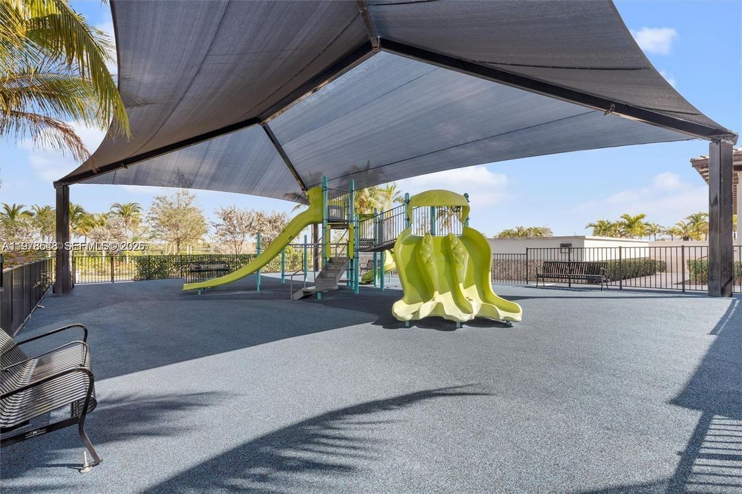 Recently Sold: $2,000,000 (5 beds, 3 baths, 3718 Square Feet)